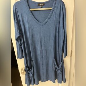 Comfy USA Blue V-Neck Tunic with Pockets